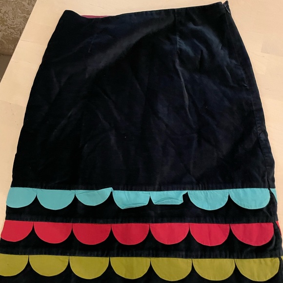 Boden size US 4 / UK 8 Velvet Navy Skirt - Picture 2 of 3